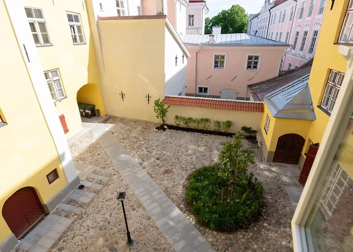 Toompea Castle Hideaway Таллин